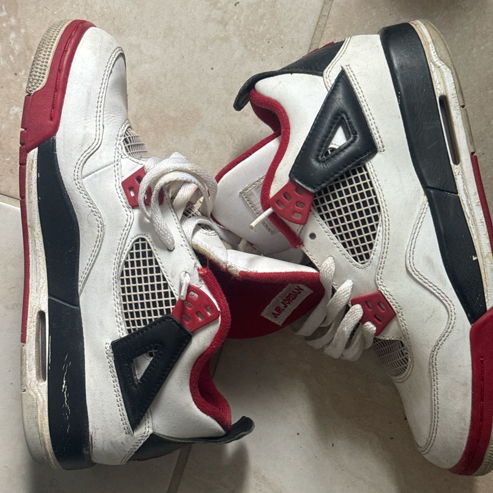 Jordan retro 4s